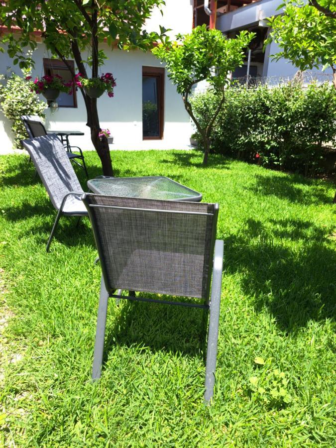 Citrus Garden Apartment Nea Skioni Exterior foto